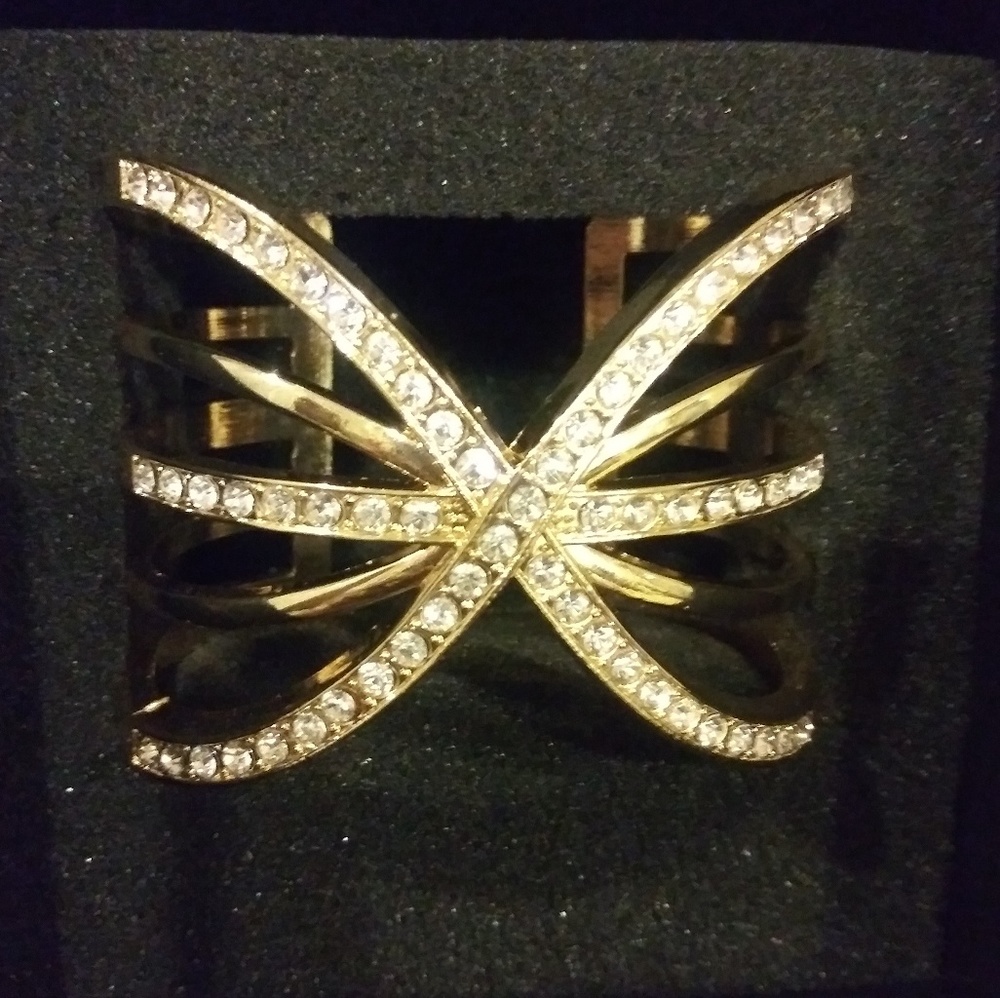 Gold tone and rhinestone bracelet